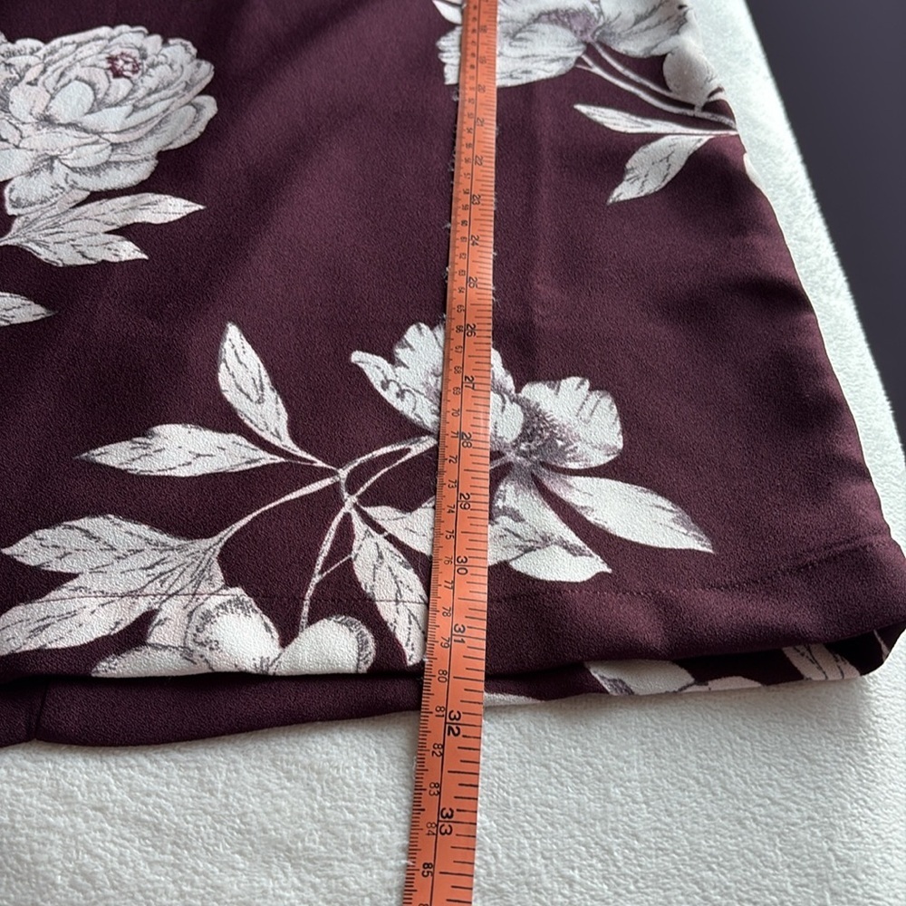 NWT DYNAMITE Floral V-Neck Shift Dress - Picture 6 of 8